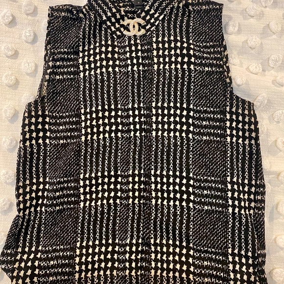 J. Crew Sleeveless Paid Blouse - Picture 5 of 6